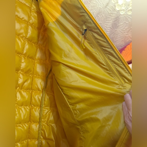 Yellow Puffer Jacket NEW - Picture 8 of 12